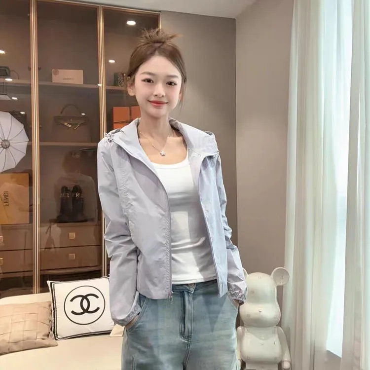 连帽防晒衣女士2025夏季新款时尚短款轻薄冰丝遮阳透气防晒服外套