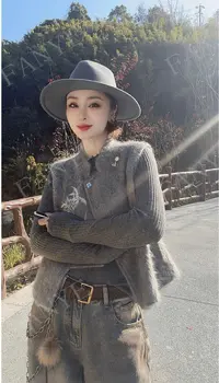 FANYE  2025冬季新款设计感不规则剪裁刺绣国风羊毛马夹9058