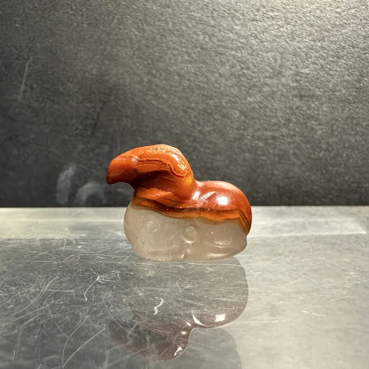红稿玛瑙微雕小羊