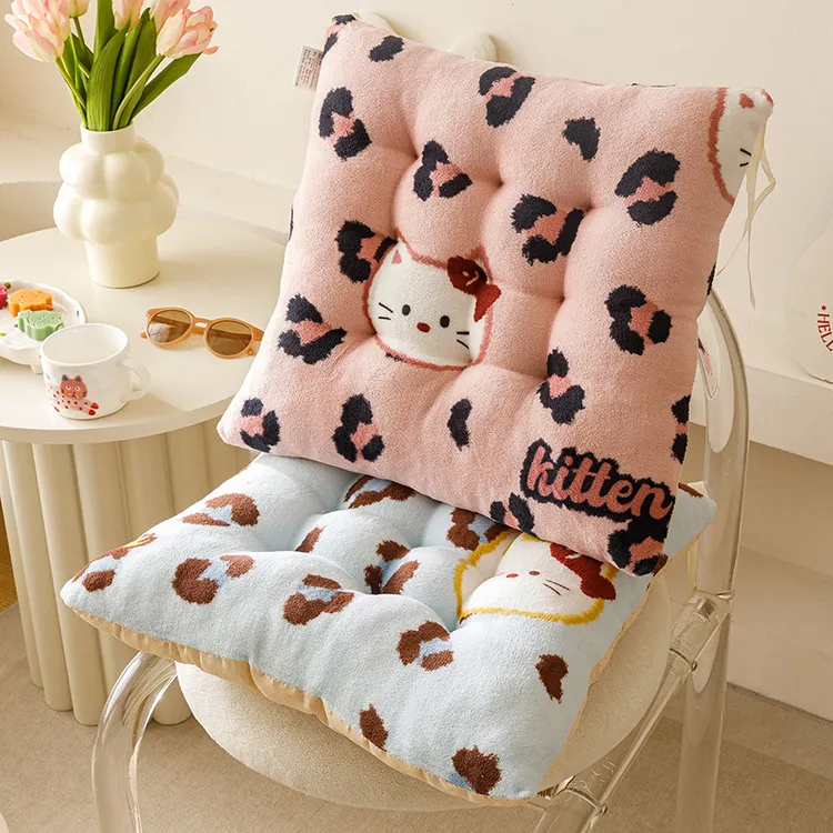 秋冬款可爱毛绒坐垫办公室学生椅子垫久坐餐椅屁股垫家用凳子垫