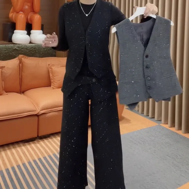 秋冬新款轻职风马甲搭小衫短裤套装时尚显瘦气质百搭休闲3件套