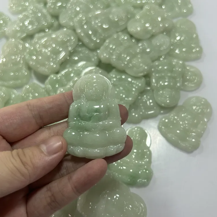 天然翡翠绿观音双面雕刻