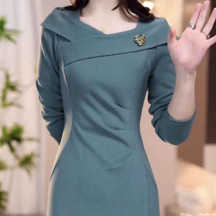 高级雪尼尔绒洋气轻奢气质女装连衣裙2025中长款时尚百搭显瘦裙子