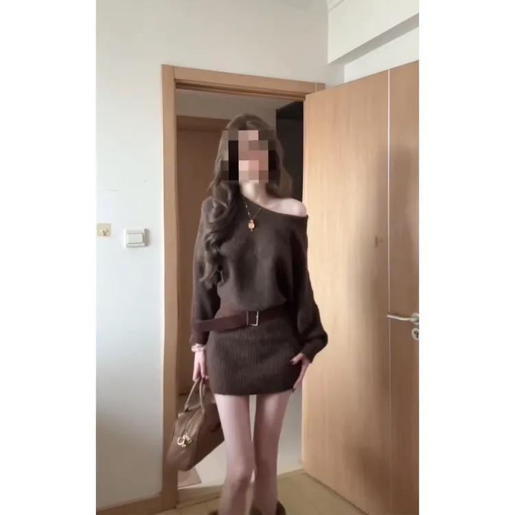 2025早秋新款古早松弛感收腰显瘦包臂宽松针织毛衣连衣裙女配腰带