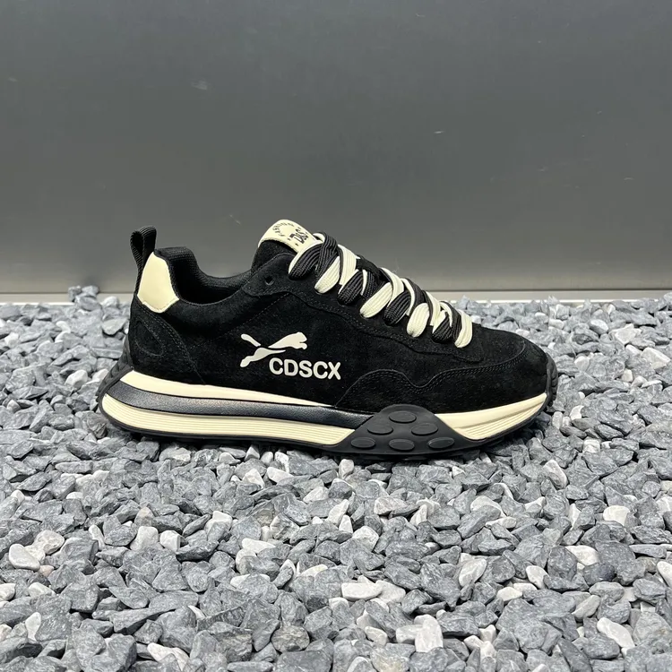 2025秋季新款潮男休闲鞋时尚百搭潮流舒适低帮软底耐磨男士运动鞋