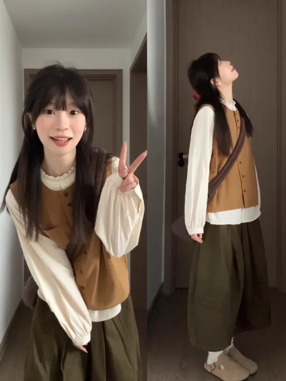 2025秋季韩系松弛感宽松卡其色马甲背心搭配花边衬衫半身裙三件套