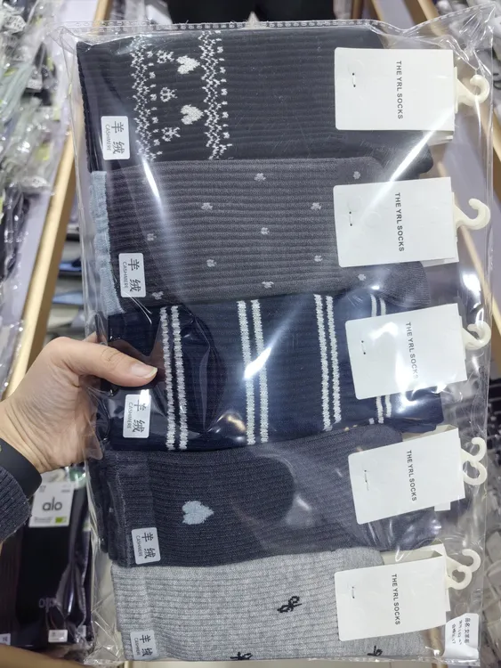 女士秋冬季中筒精羊绒加厚保暖舒适透气INS百搭可爱洋气堆堆袜