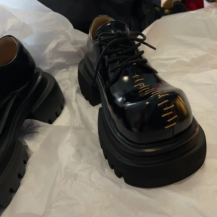 缇麦茵-<6.5cm>T25339小众英伦风休闲简约大气时尚厚底百搭单鞋