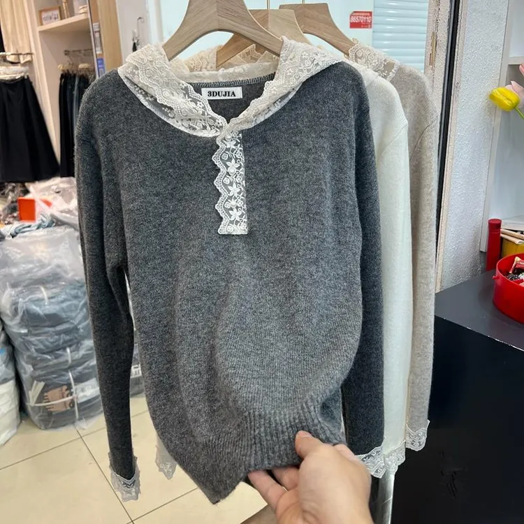 时尚连帽蕾丝拼接羊毛针织衫女秋冬新款小香风珍珠扣打底毛衣帽衫