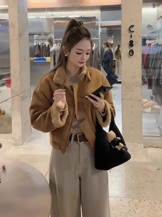 2025冬季爆款加绒加厚皮毛一体外套女短款休闲百搭保暖羊羔毛上衣