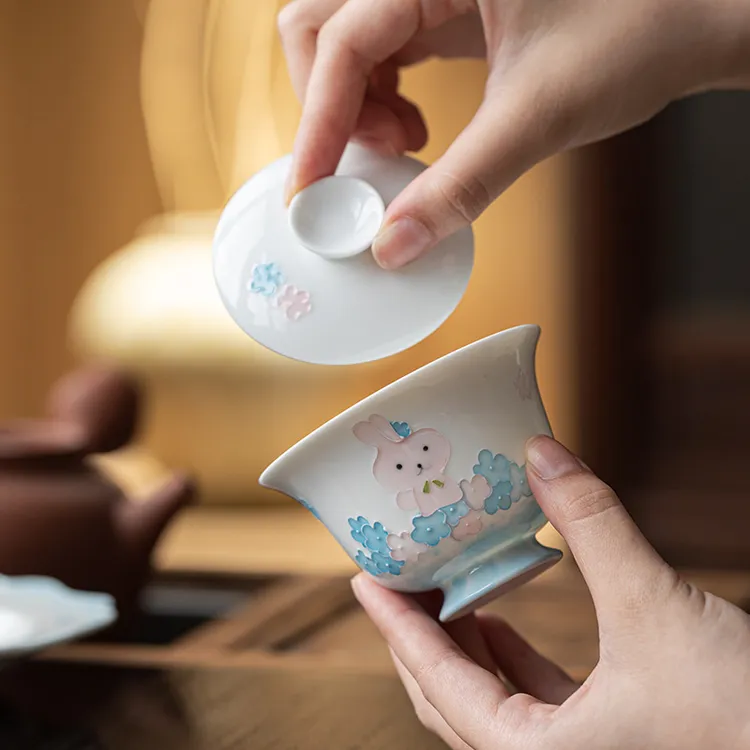 手绘堆绘小兔高足盖碗茶杯高档功夫茶具不烫手泡茶碗陶瓷二才盖碗