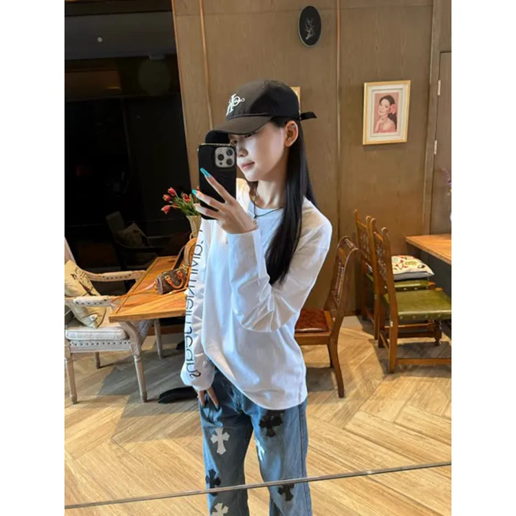 白色字母印花长袖t恤打底衫女春秋季2025新款圆领宽松设计感上衣