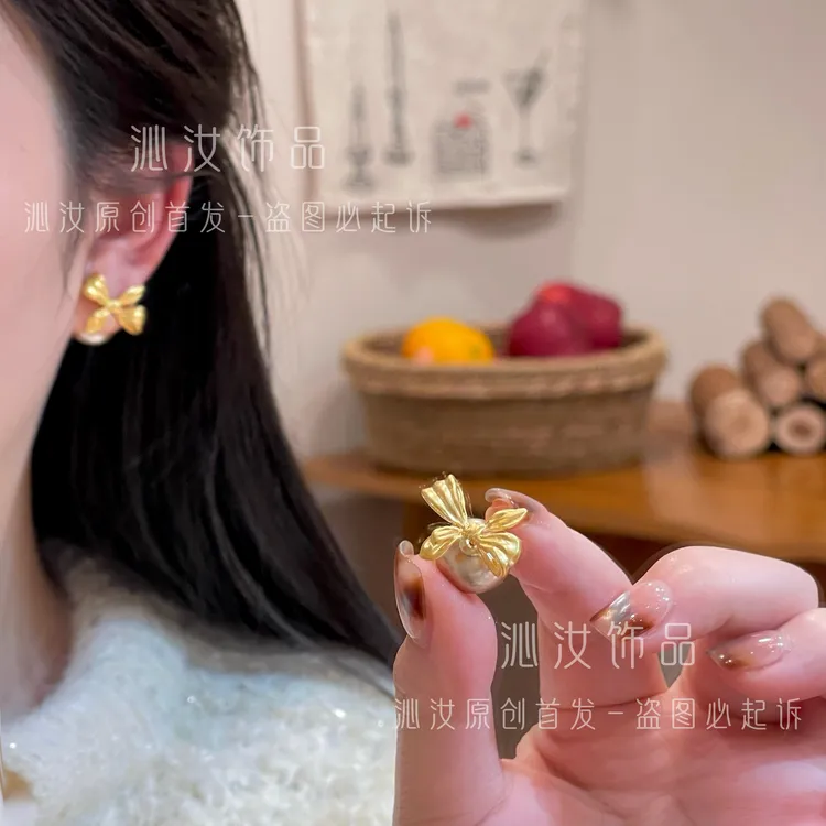 【沁汝饰品】QR118金色蝴蝶结珠珠耳环一款多戴