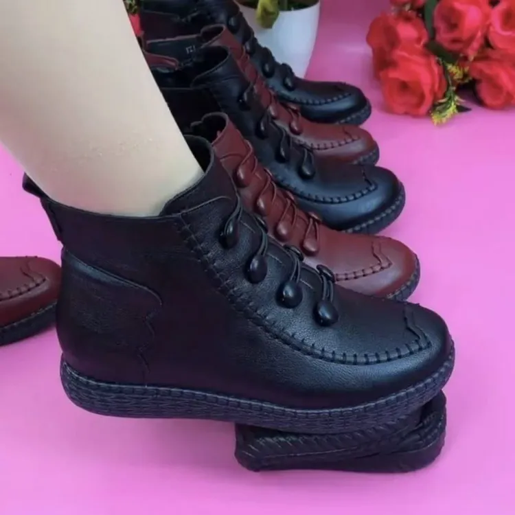 新款秋冬时尚百搭柔软舒适休闲款平底妈妈短靴软底防滑中年女靴