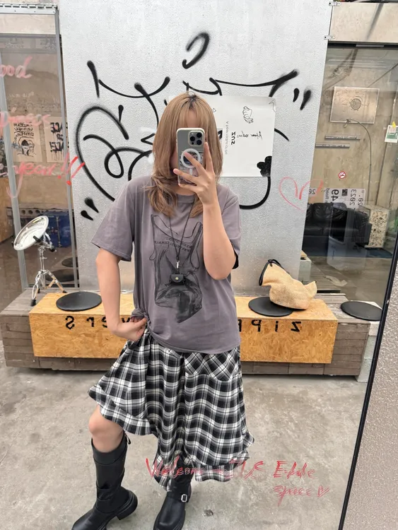 【PAOMIAN】正肩百搭印花短袖圆领T恤黑白格子不规则半身裙两件套装