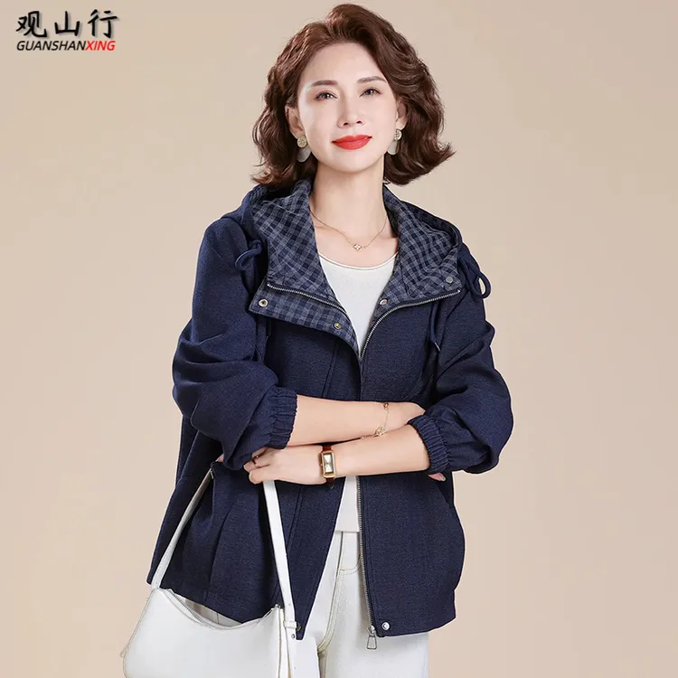 洋气妈妈秋装外套休闲大码2025新款50多岁中老年女士春秋短款风衣