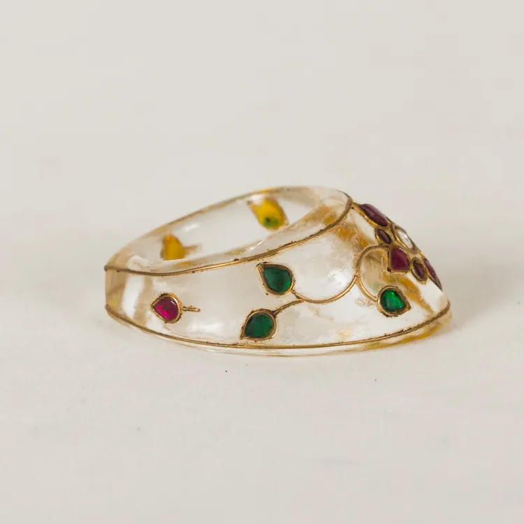 Lot  12    清  乾隆嵌宝韘(10.20瓷杂拍卖 )