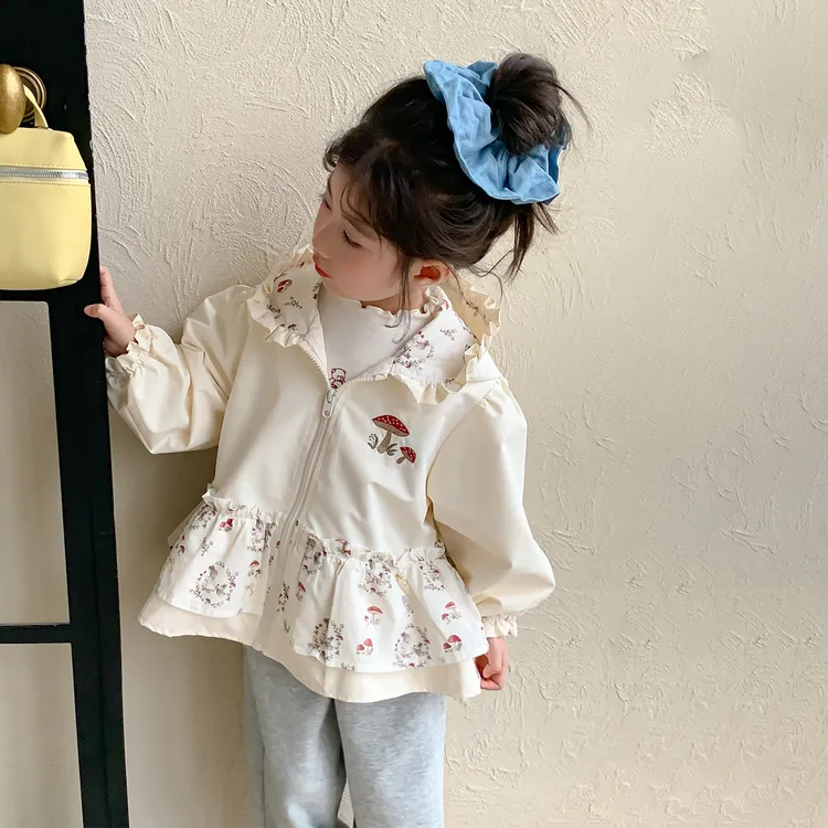 女宝外套春秋款2025新款洋气女童秋季花边连帽上衣儿童秋装冲锋衣
