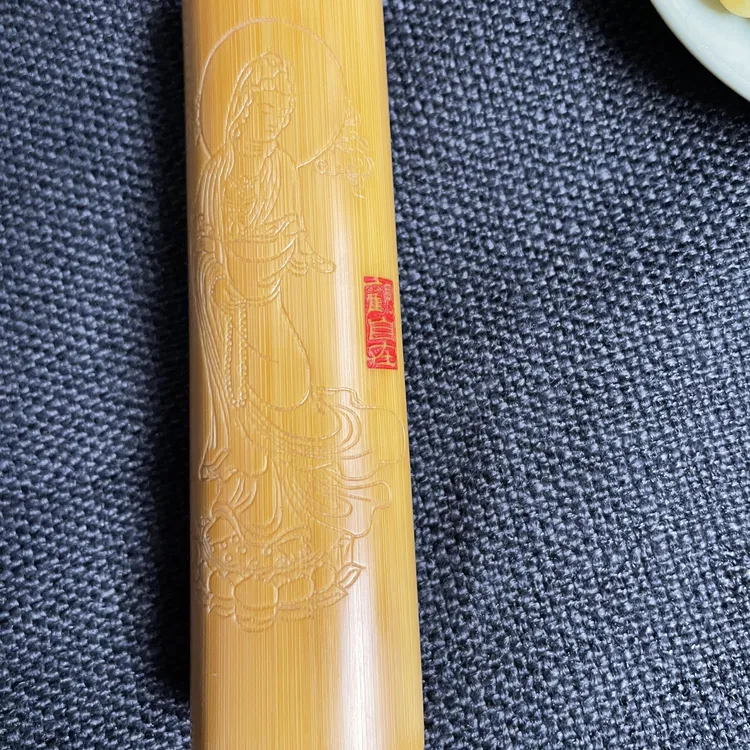 细腻老黄皮实心竹雕刻观音