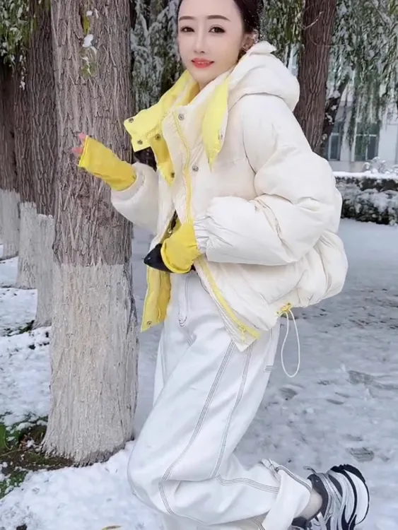 2025冬季新款撞色连帽短款棉服女时尚加厚保暖气质宽松棉衣外套潮