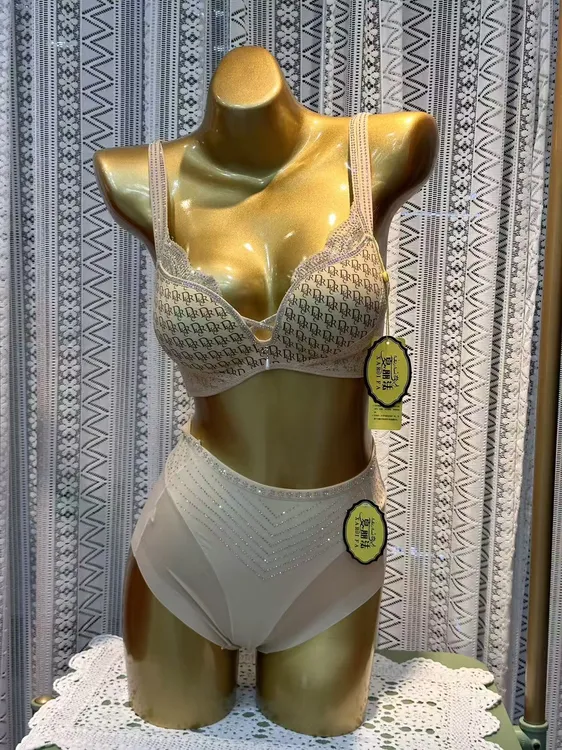 xarifa文胸套装厚款烫钻蕾丝性感印花字母小胸聚拢舒适无钢圈8569