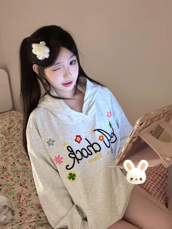 春秋宽松时尚连帽卫衣韩版大码女装休闲百搭学生纯棉冬季加绒上衣