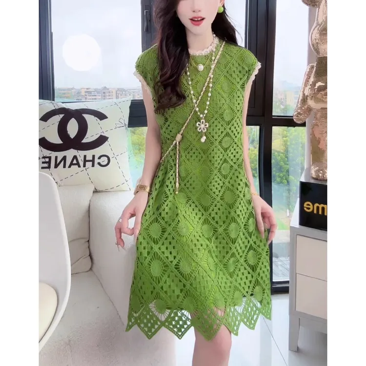 夏季新品时尚宽松遮肉气质显瘦中长裙女镂空纯色蕾丝飞飞袖连衣裙