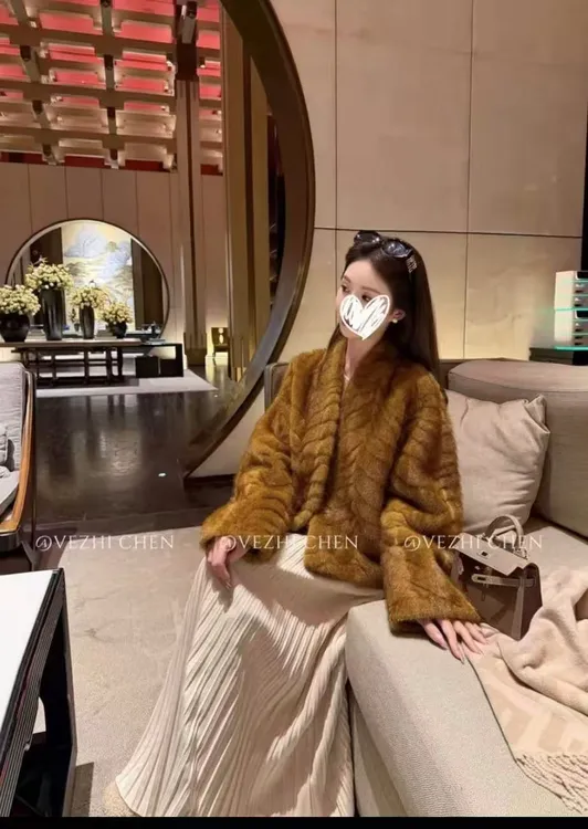 设计师款冬季短款欧貂绒外套