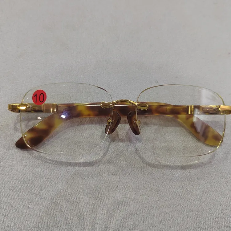 精品竹叶青商务款，尺寸上下4.8cm，左右尺寸6.0mm，镜片厚度4.0mm