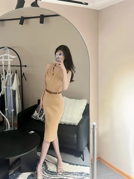 法式复古无袖显瘦中长款针织包臀连衣裙女夏优雅气质圆领收腰长裙