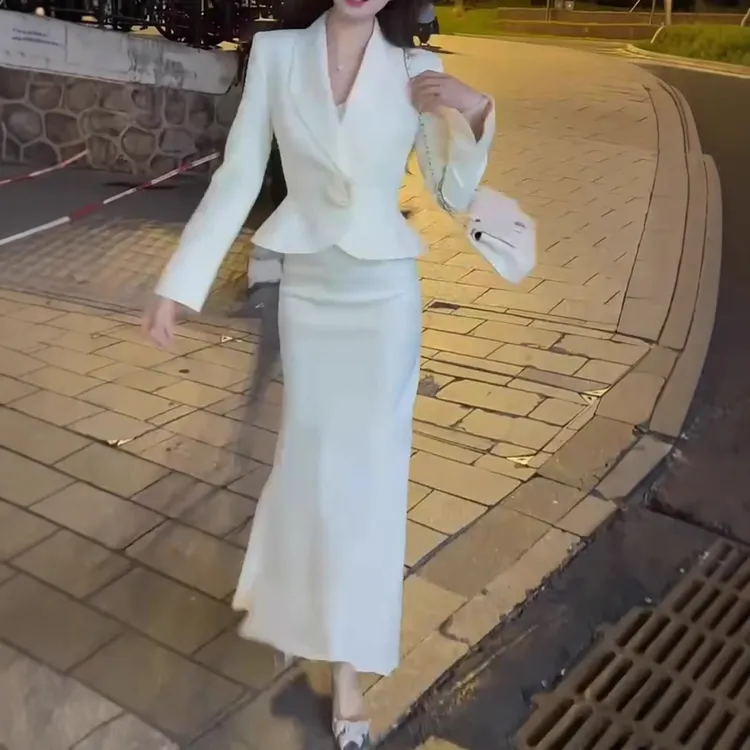 2025秋季白色气质通勒长袖轻奢优雅女神范时尚修身显瘦法式女装