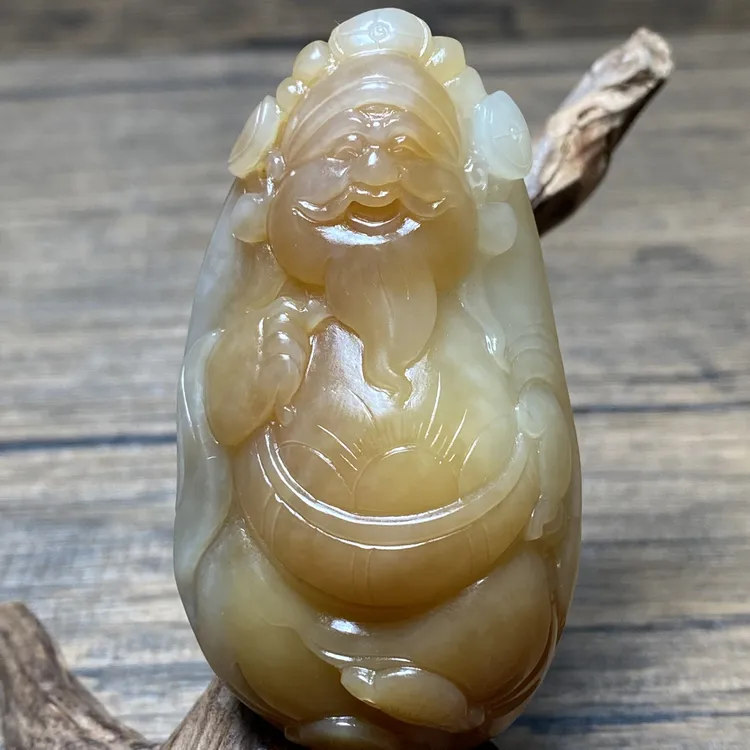 新疆和田玉且末糖白《财神》大吊坠尺寸：63.7/34.6/20.4mm