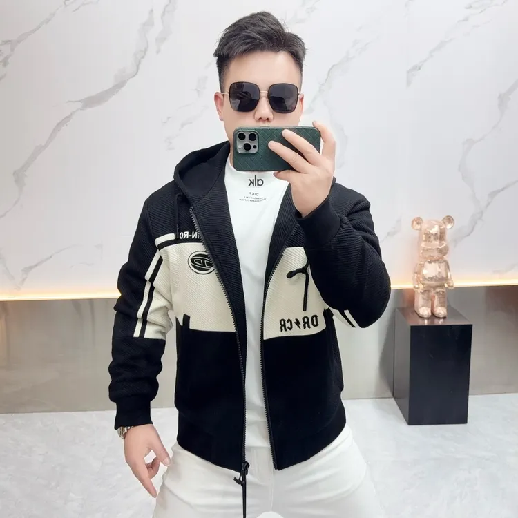 男士潮牌轻奢夹克加棉2025冬季新款时尚潮流拼色字母设计连帽外套