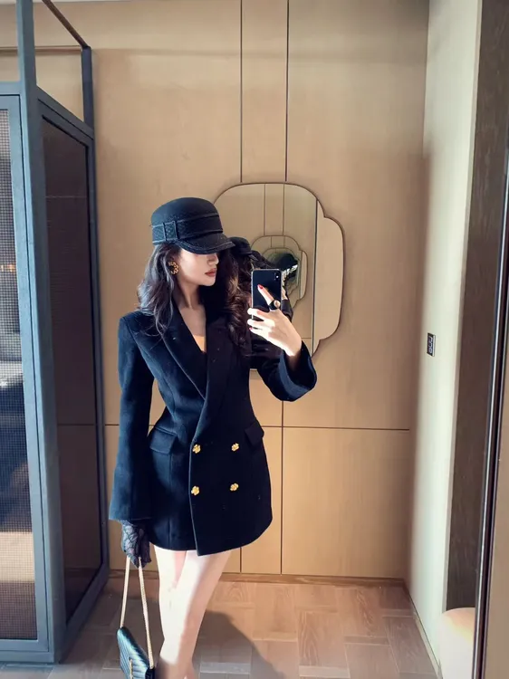 金南一黑色西服金扣收腰简约秋冬外套
