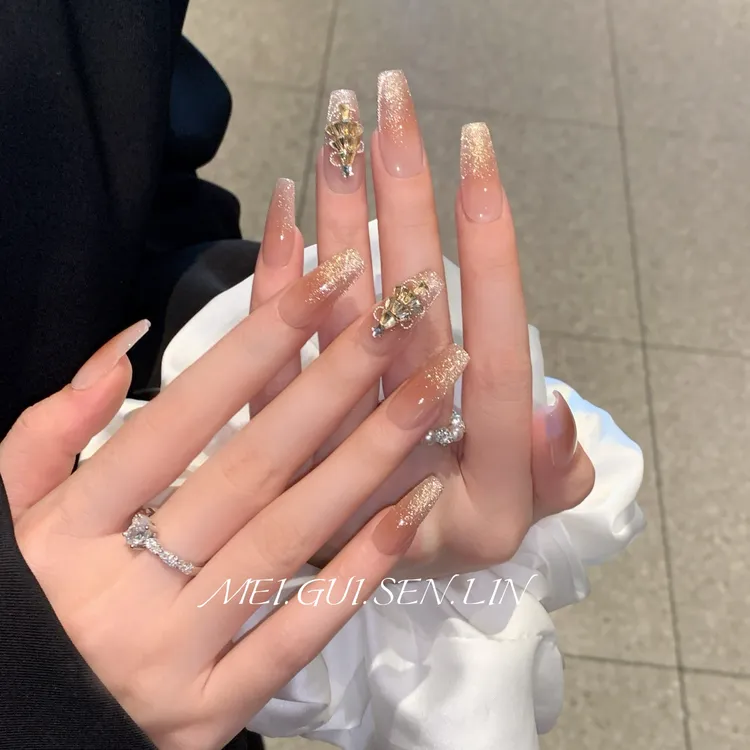 许愿树 玫瑰森林爆闪猫眼渐变氛围感圣诞秋冬气质显白手工穿戴甲