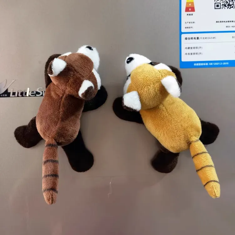 卡通小浣熊毛绒冰箱贴卡通熊猫公仔磁吸便利贴磁铁装饰旅游纪念品