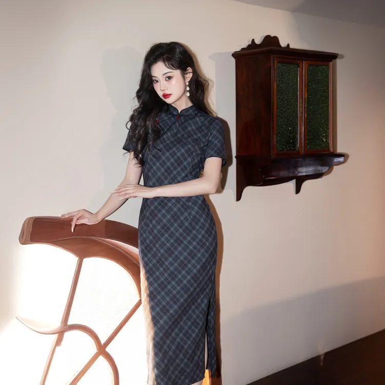 《书意》2025春夏新款斜纹格文艺气质修身长款旗袍裙改良日常
