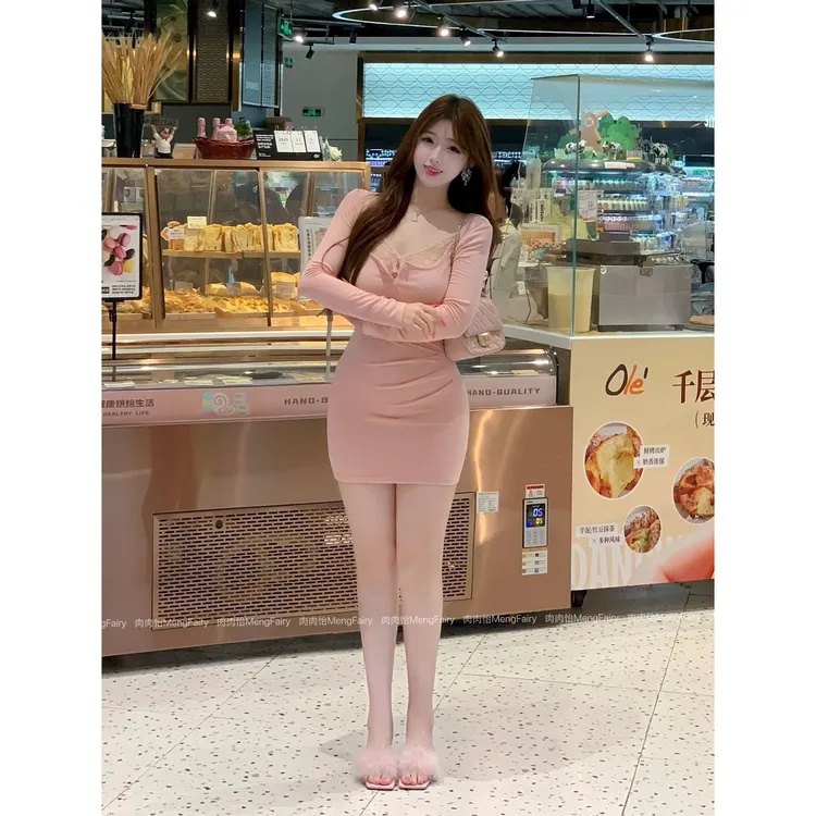 萌面侠肉肉怡【蜜桃甘露】法式纯欲蕾拼接修身设计连衣裙6704 07B