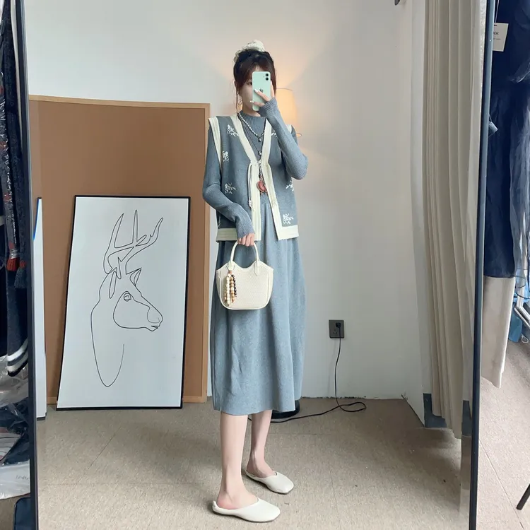 孕妇秋装连衣裙2025新款孕妈高级穿搭小香风马甲长裙两件套秋冬