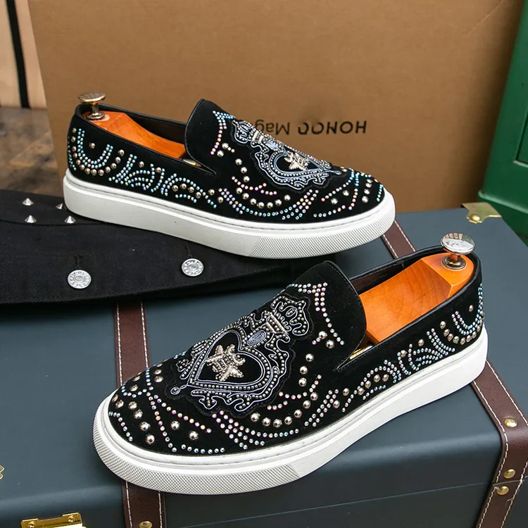 轻奢个性时尚透气潮流四季款男士潮鞋厚底一脚蹬铆钉乐福懒人板鞋