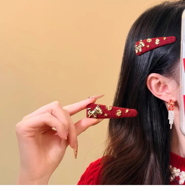 红色小马毛绒发夹侧边夹发卡高级感新年本命年头饰刘海夹