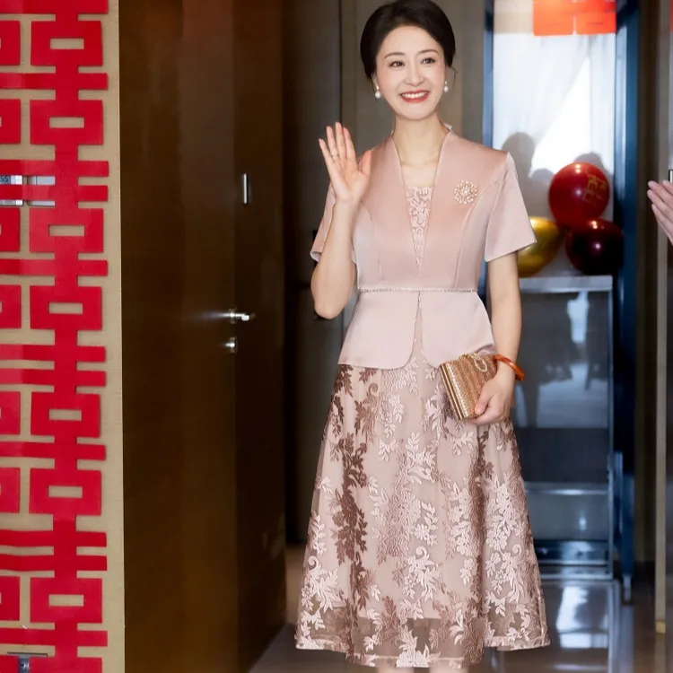 高端妈妈婚宴礼服年轻2025新旗袍高贵喜婆婆装平时可穿轻奢高级感