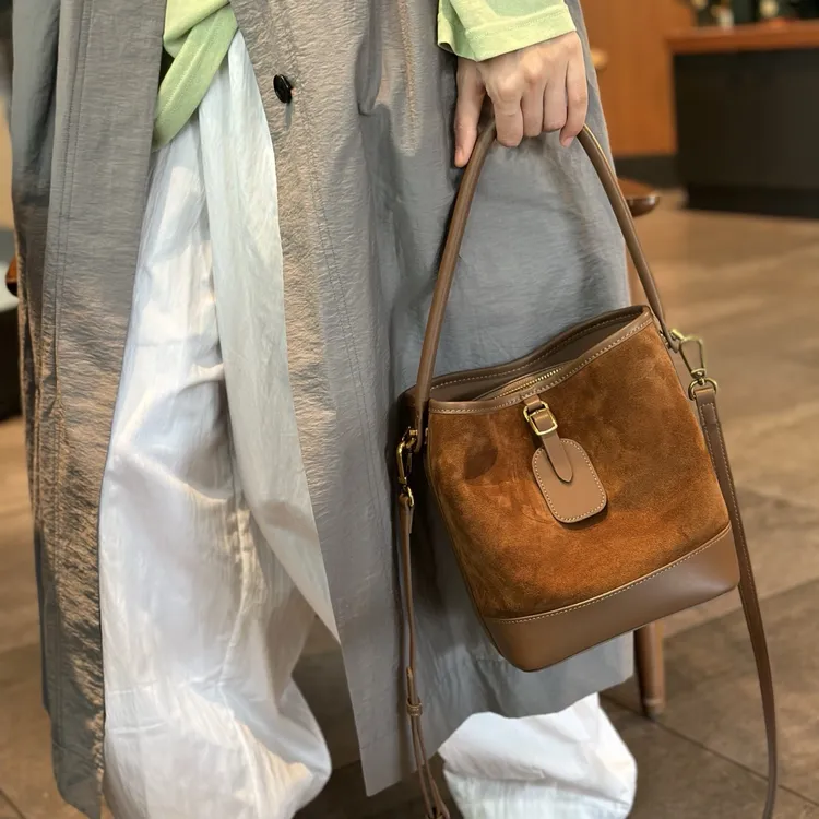 咖啡/焦糖棕水桶包通勤欧美风