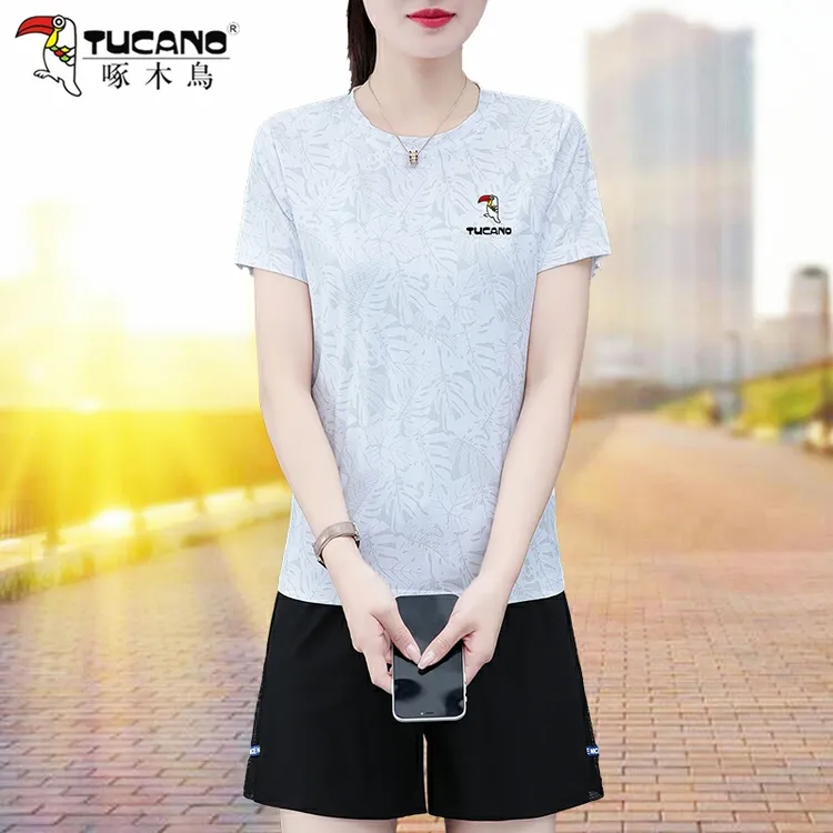 啄木鸟冰丝运动套装女夏季2025新款时尚减龄女休闲T恤短袖两件套
