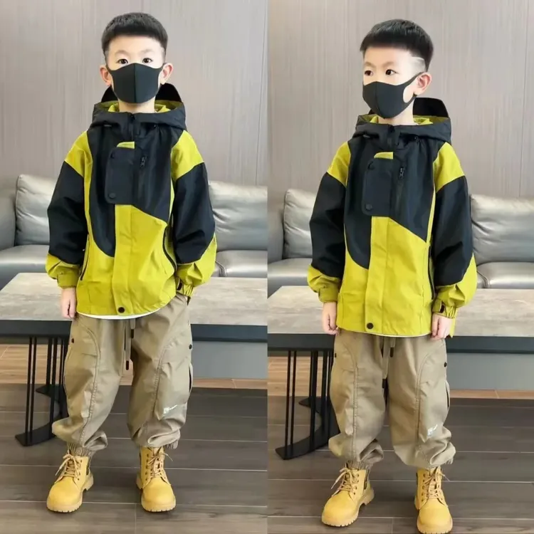【4174人收藏】男童冲锋衣外套春秋款2025春秋新款中大童潮酷帅撞色