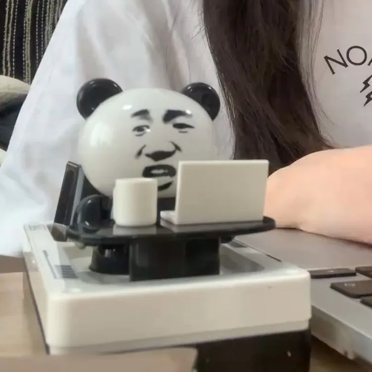 打工人掀桌按压发声玩具熊猫头怼怼解压摆件发泄搞笑整蛊趣味摆件