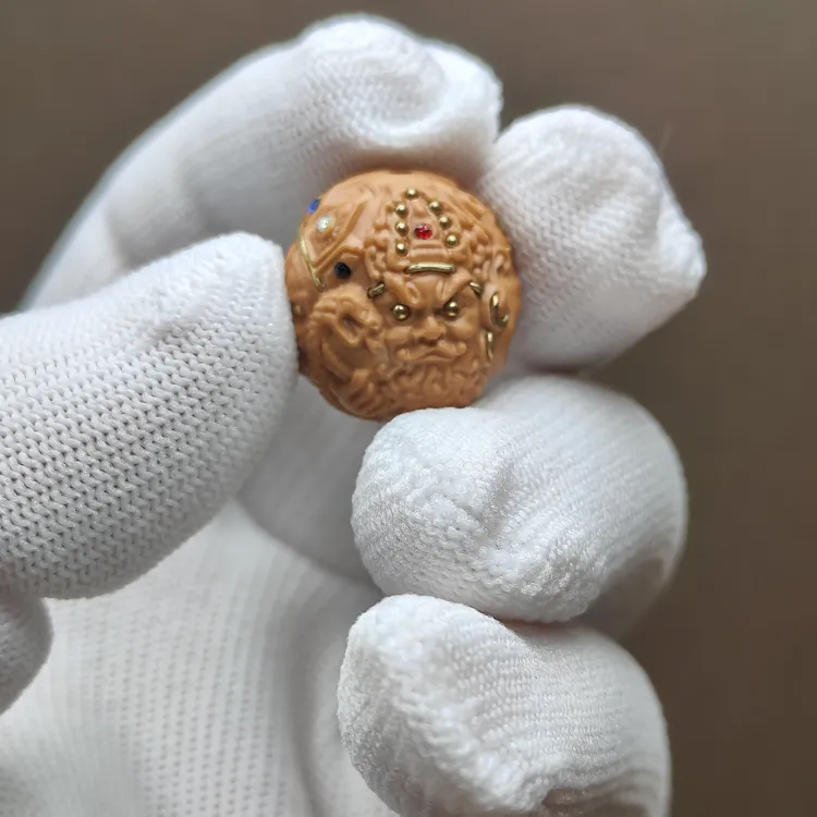 猴头核桃单颗雕刻四大天王文玩配饰