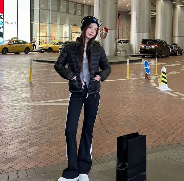 新款2025轻薄保暖女立长袖白鹅绒羽绒服女秋冬小个子时尚百搭外套