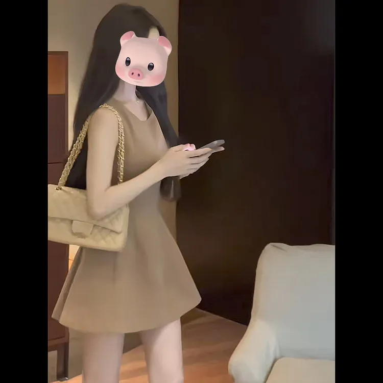 气质收腰咖色连衣裙女2025夏季修身显瘦背心裙字裙高级感短裙子