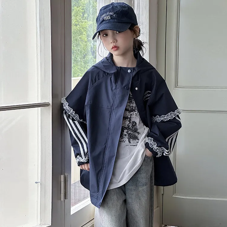 女童连帽冲锋衣外套2025秋装新款儿童韩版洋气外套防风秋季外衣潮